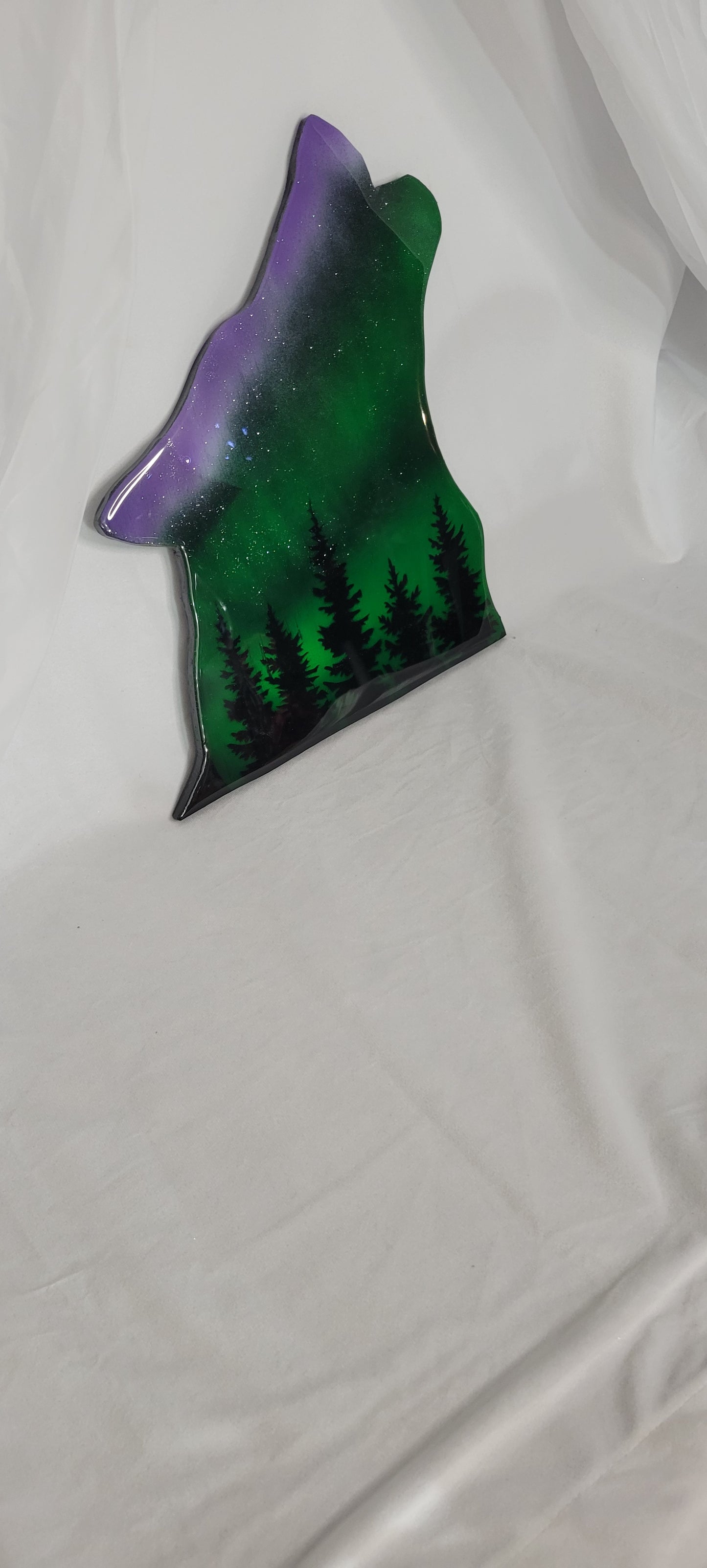 Northern Howl Majesty – Handmade Aurora Borealis Wolf Head Art