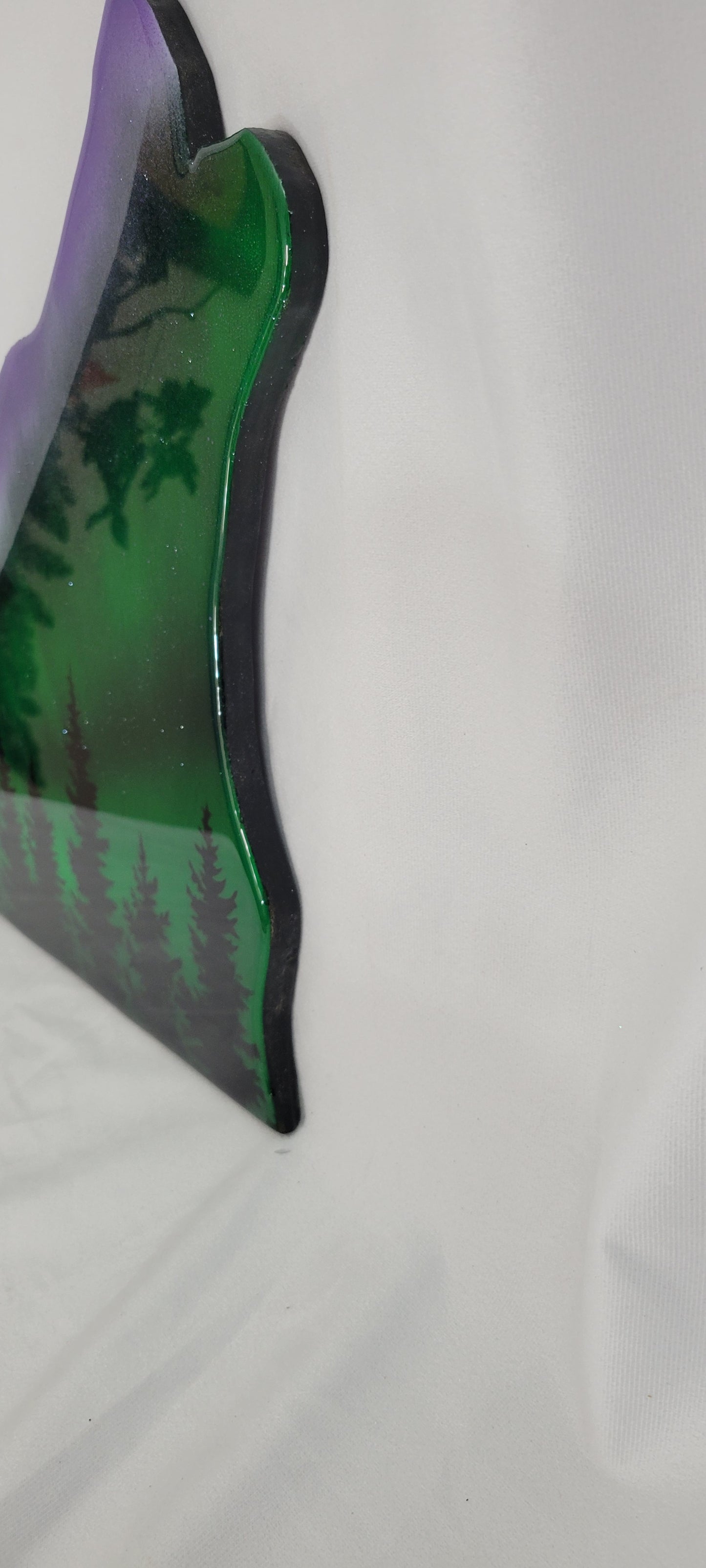 Northern Howl Majesty – Handmade Aurora Borealis Wolf Head Art