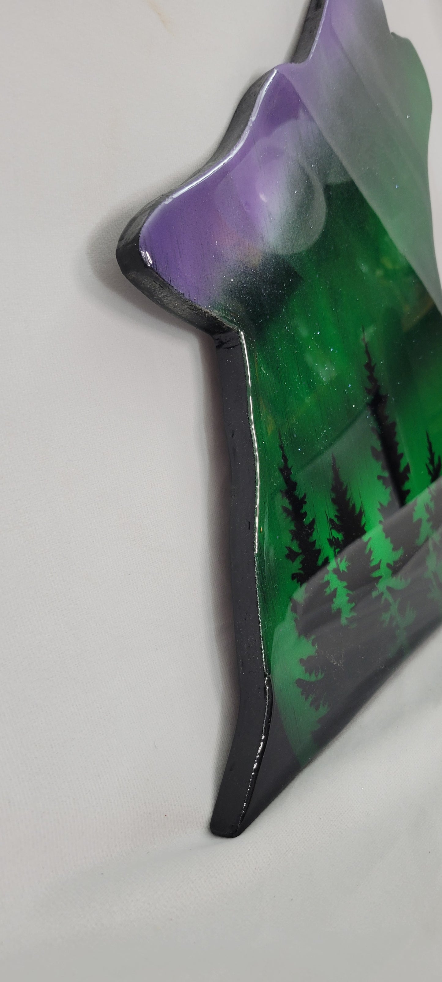 Northern Howl Majesty – Handmade Aurora Borealis Wolf Head Art