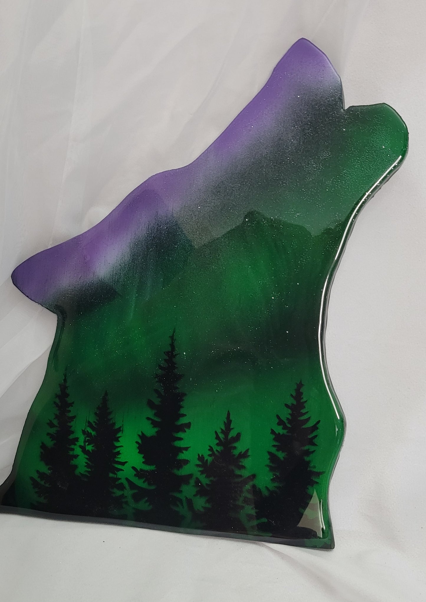 Northern Howl Majesty – Handmade Aurora Borealis Wolf Head Art