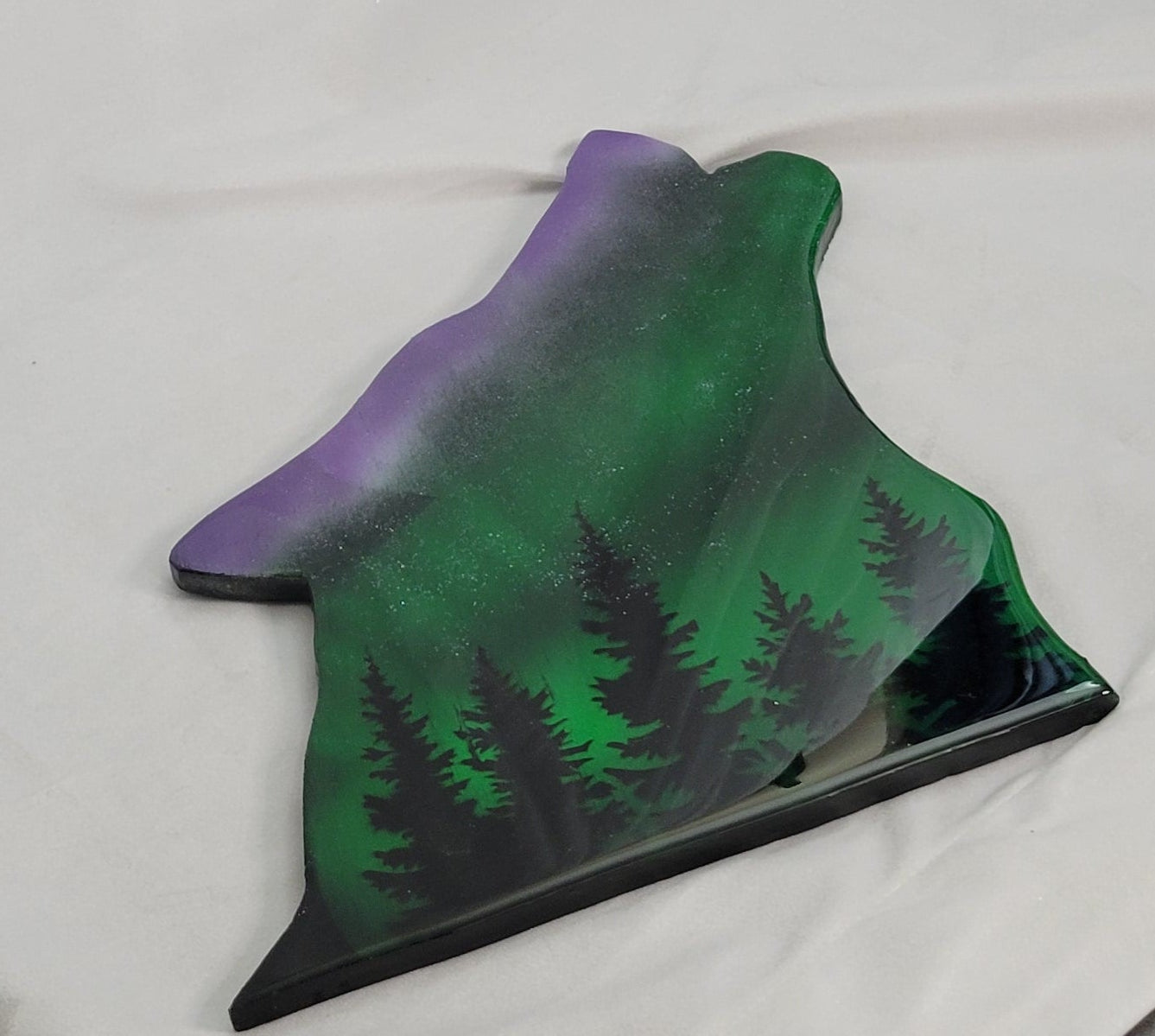 Northern Howl Majesty – Handmade Aurora Borealis Wolf Head Art