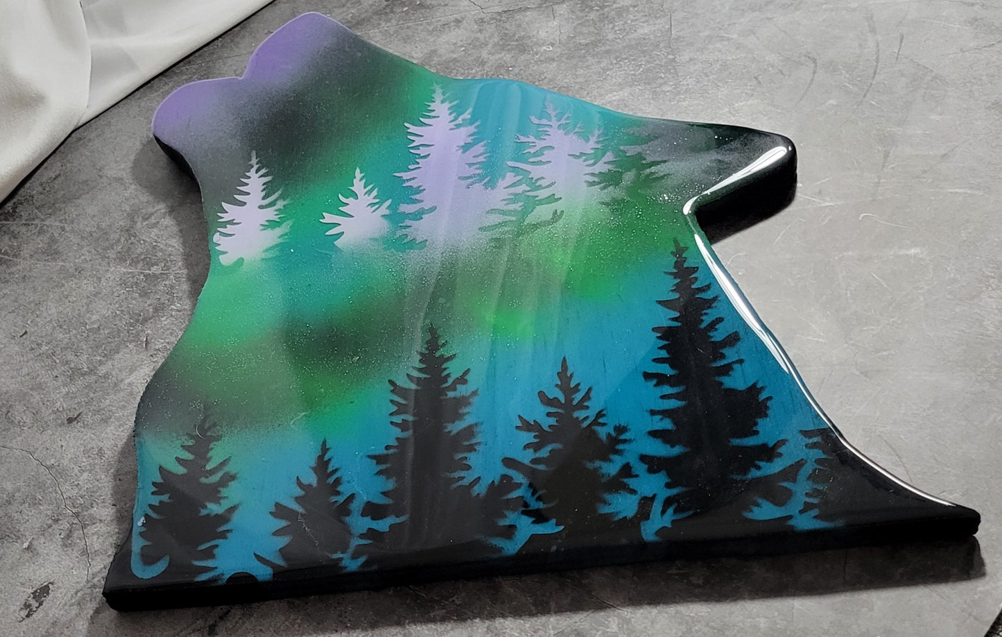 The Howling Beauty: Aurora Borealis Wolf Head Handmade