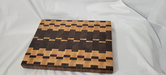End Grain Charcuterie Board – A Timeless Handmade Masterpiece
