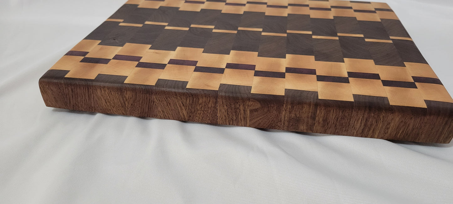 End Grain Charcuterie Board – A Timeless Handmade Masterpiece