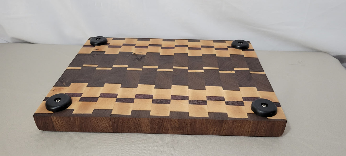 End Grain Charcuterie Board – A Timeless Handmade Masterpiece