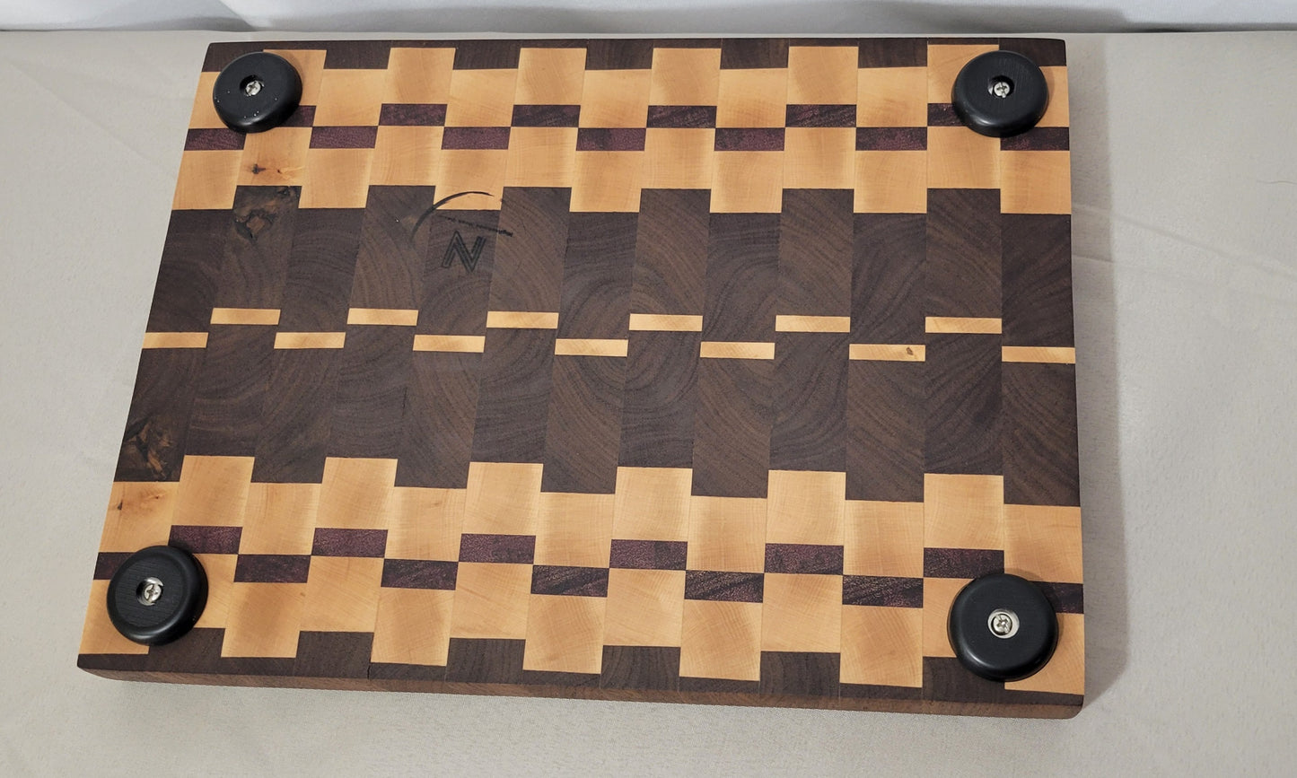 End Grain Charcuterie Board – A Timeless Handmade Masterpiece