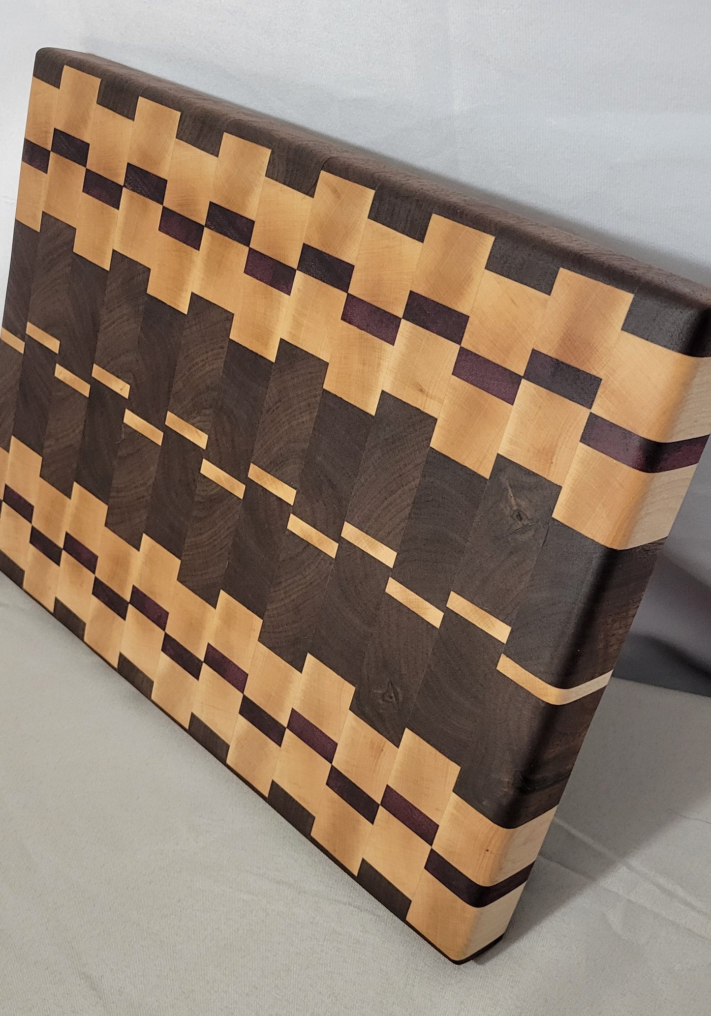 End Grain Charcuterie Board – A Timeless Handmade Masterpiece