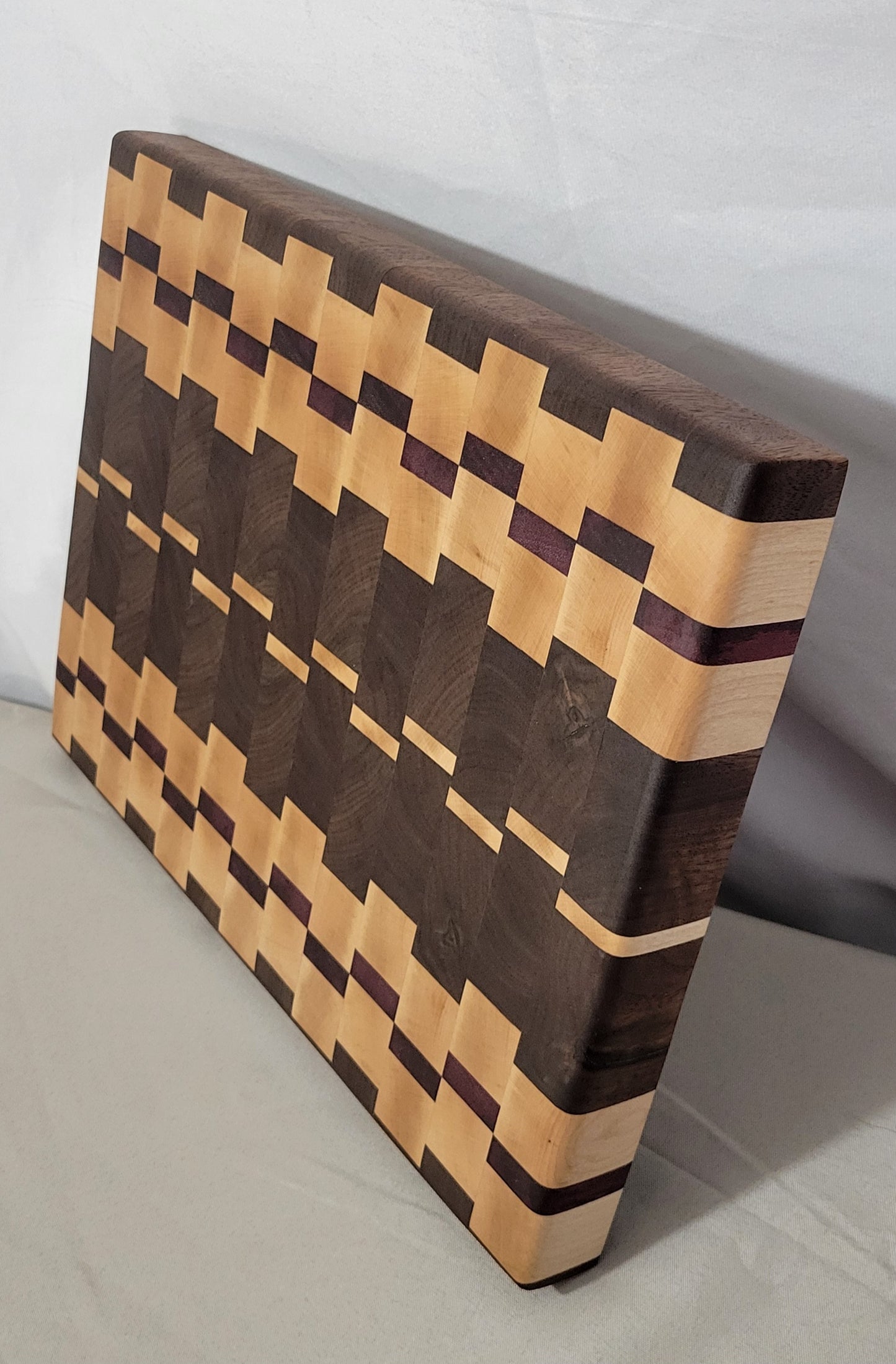 End Grain Charcuterie Board – A Timeless Handmade Masterpiece