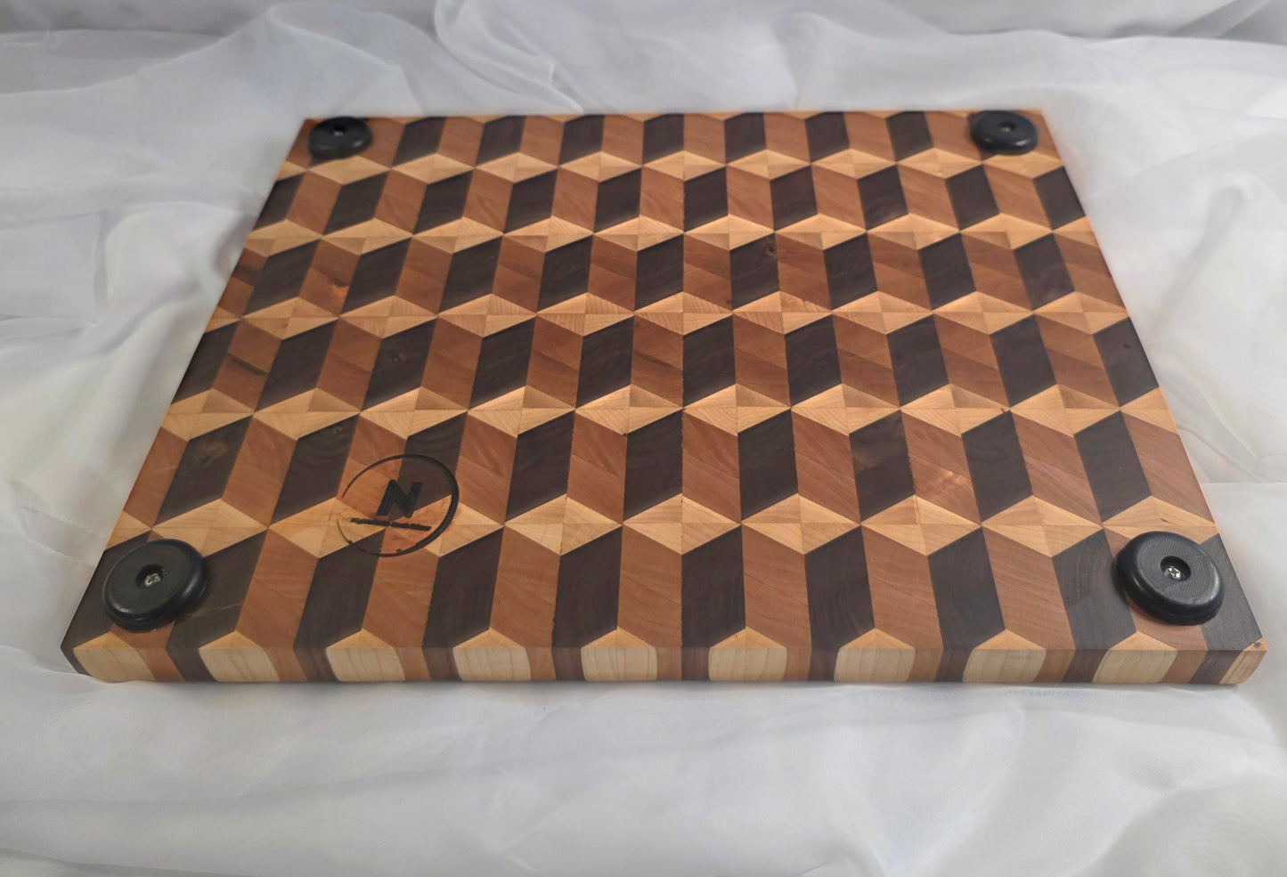 Crafted Grain Illusion – End Grain Cutting Board in Black Walnut, Cherry & Maple