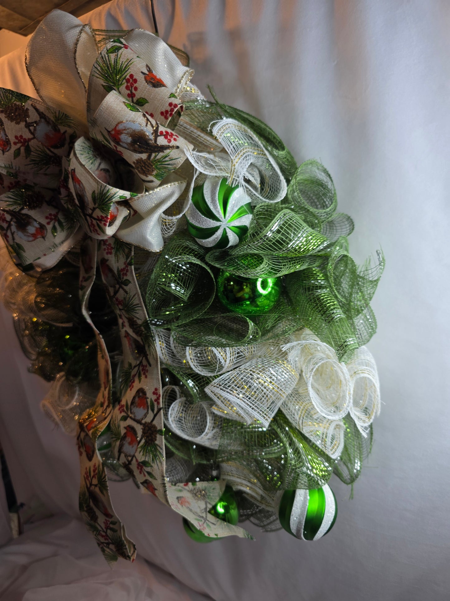 Woodland Cheer – Green & Gold Holiday Mesh Wreath