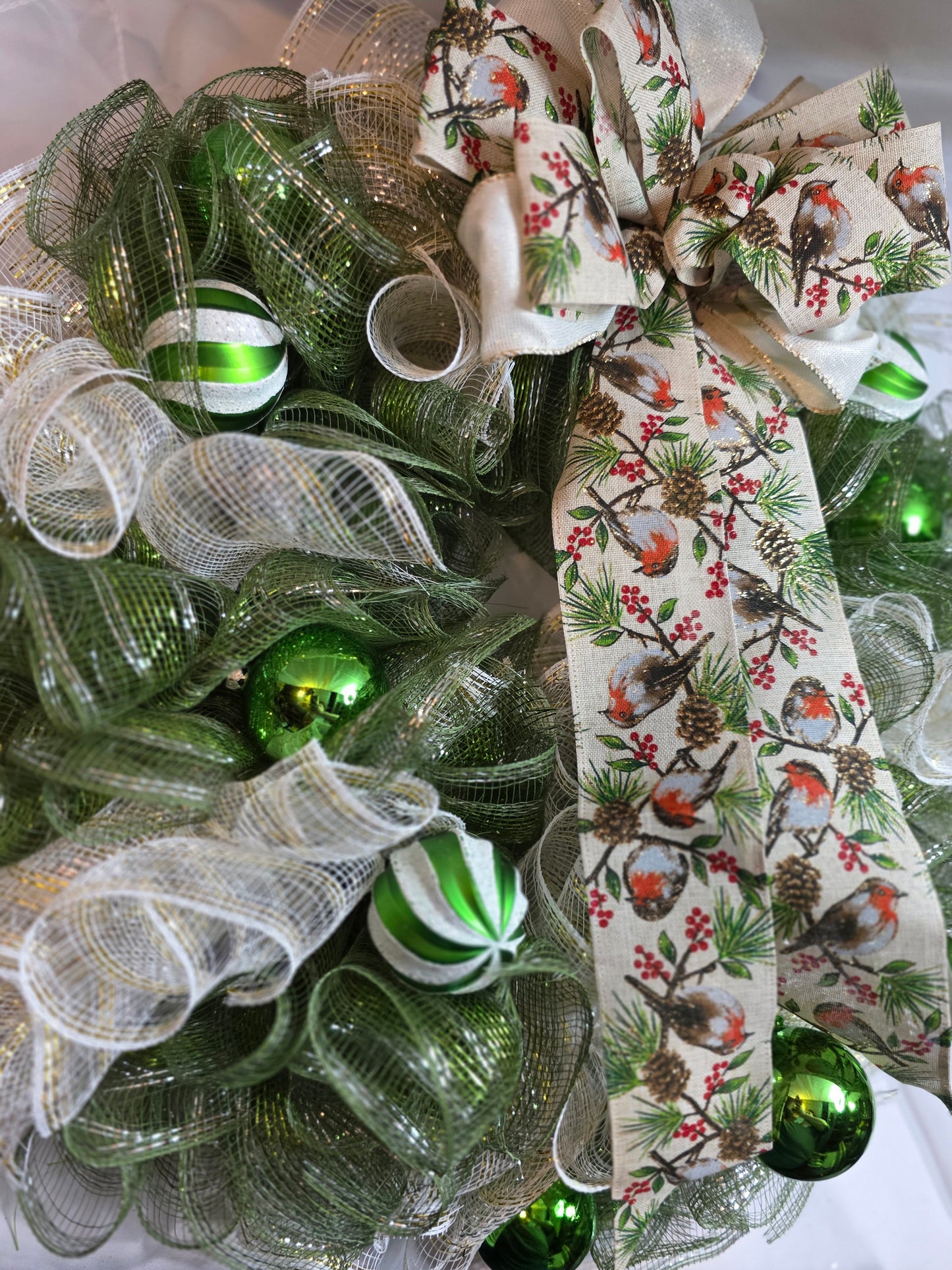 Woodland Cheer – Green & Gold Holiday Mesh Wreath