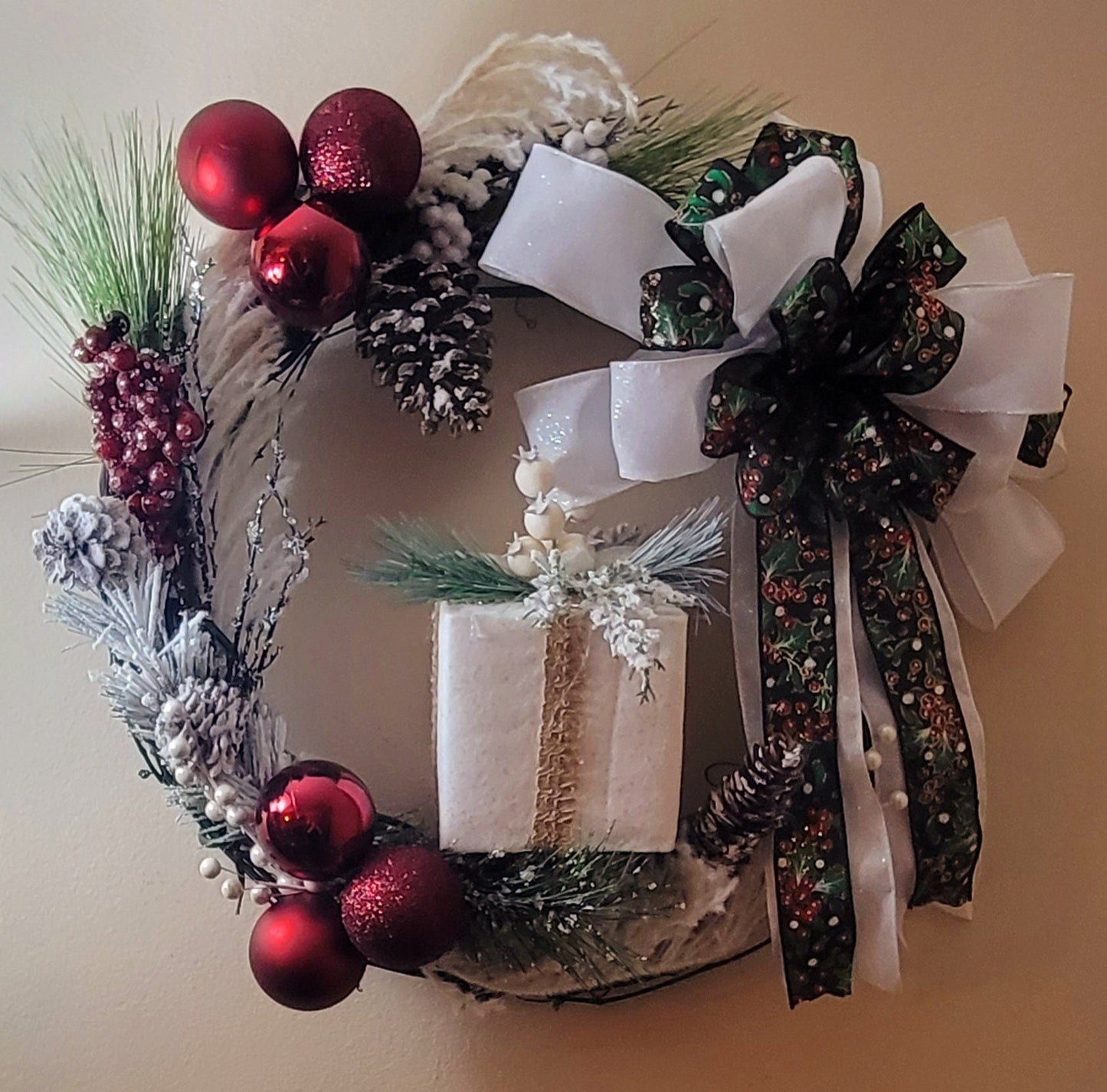 Twilight Evergreen – Green Holiday Wreath with White Bow & Gift Box