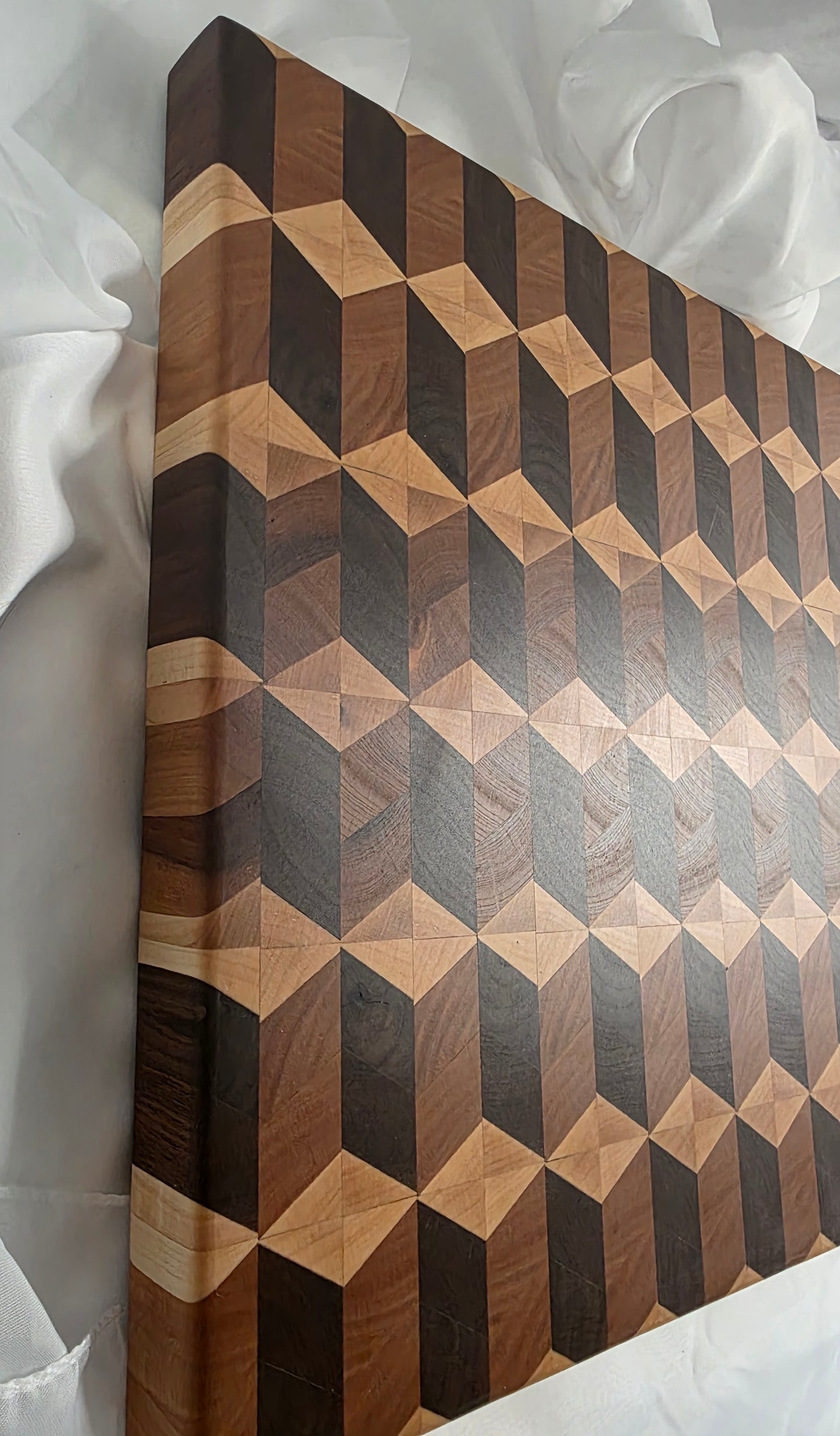 Crafted Grain Illusion – End Grain Cutting Board in Black Walnut, Cherry & Maple