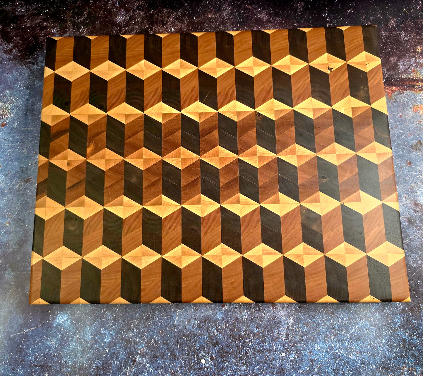 Crafted Grain Illusion – End Grain Cutting Board in Black Walnut, Cherry & Maple