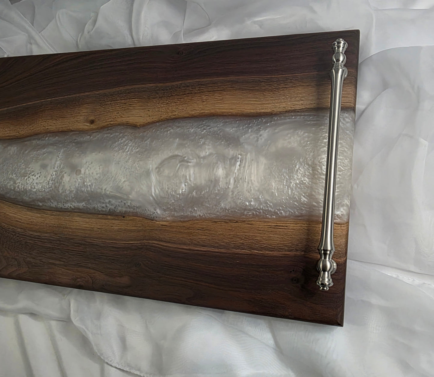 Moonlit Pearl – Black Walnut & Pearl Epoxy Charcuterie Board