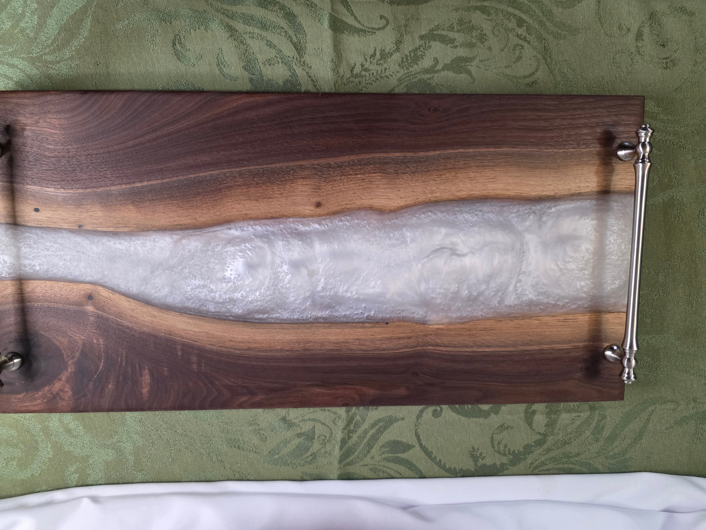 Moonlit Pearl – Black Walnut & Pearl Epoxy Charcuterie Board